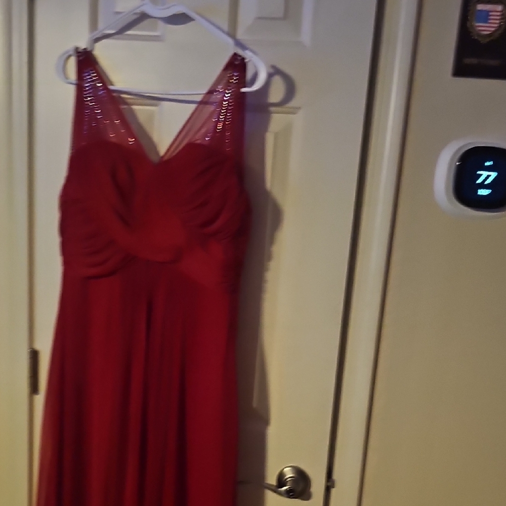 Elegant Red Evening Dress